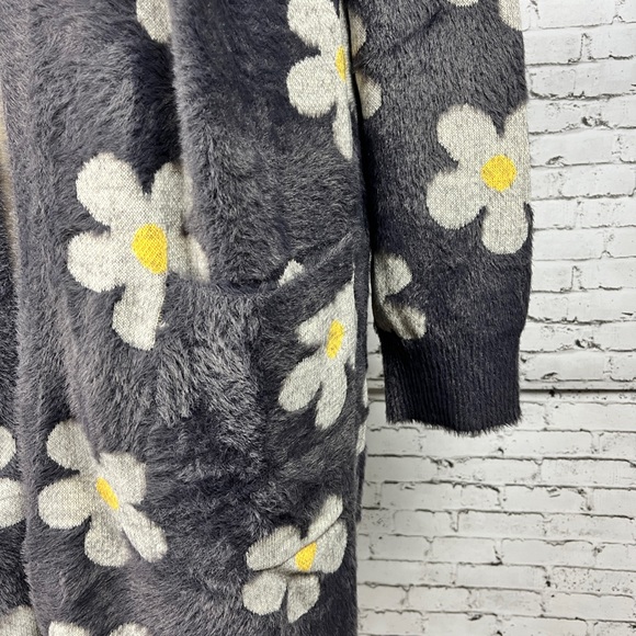 Simply Southern | NWOT fuzzy dusty blue, daisies long cardigan, size L - Picture 7 of 11